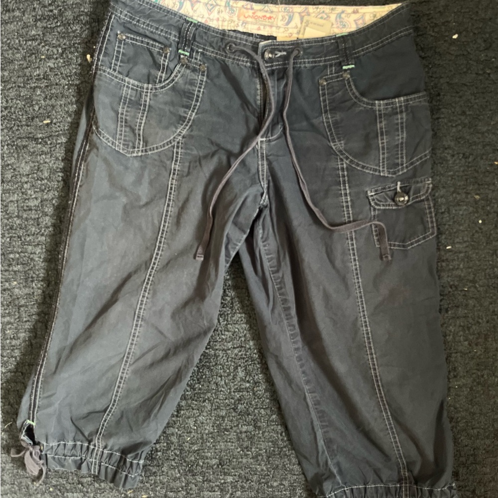 UNIONBAY women’s Dark Gray Cargo capris